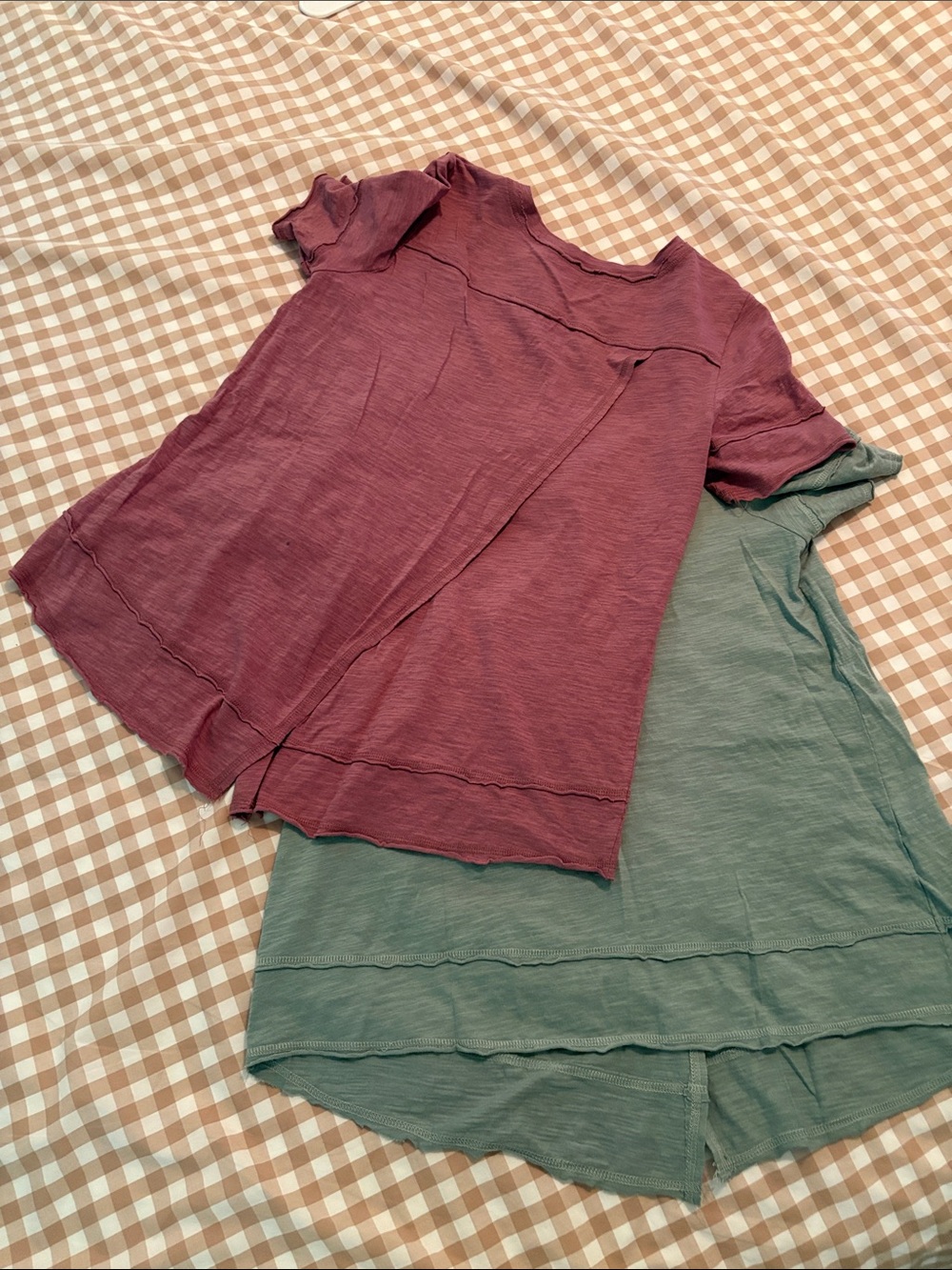 Doe & Rae Tops - Picture 2 of 2